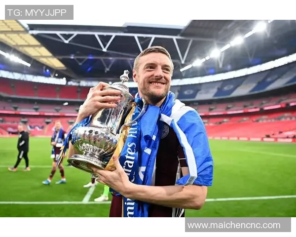 12号背后的传奇足球明星是谁他在足球历史上的地位如何