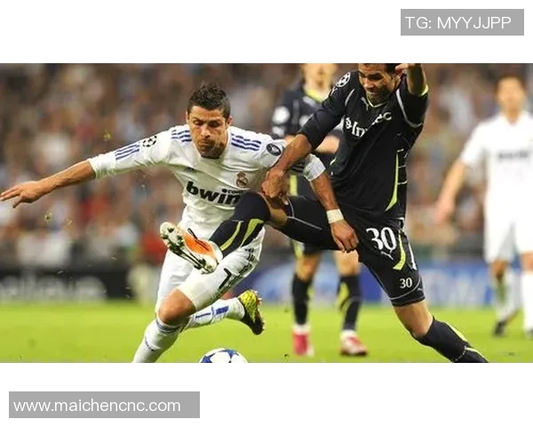 足球明星头部定位图片解析与背后故事揭秘，展现他们的独特魅力与风采